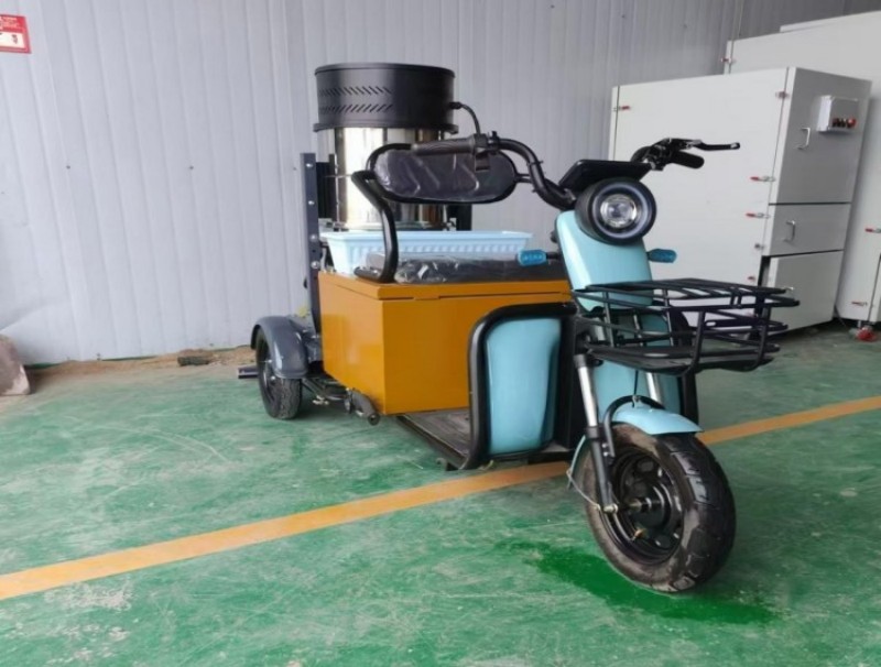 <b>小型工业吸尘车</b>